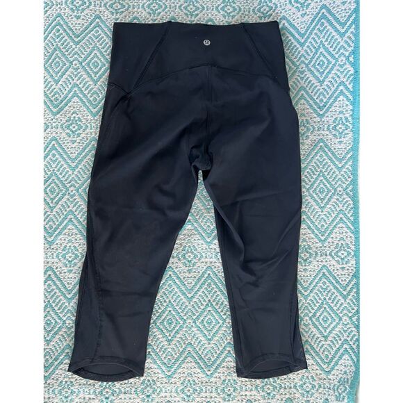 LULULEMON ATHLETICA BLAK CROPPED LEGGINGS WITH LACE ON SIDES WOMEN’S SIZE 8 - Picture 3 of 6